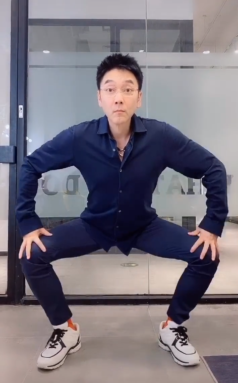 林依轮身材暴瘦晒搞怪跳舞视频,网友:瘦得都干巴了!