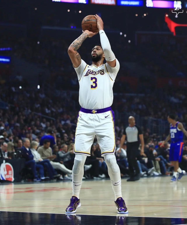 安东尼戴维斯被忽略的赛季mvp以及最佳防守球员候选人