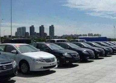 汽车暴晒和雨淋容易伤车？听了专业人分析后，终于明白！