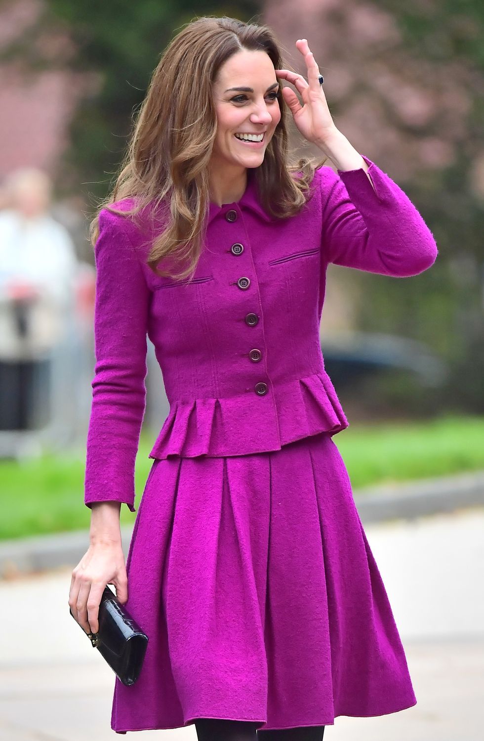 凯特王妃婚前好奔放穿衣不仅露肩还秀长腿流行服装都穿过