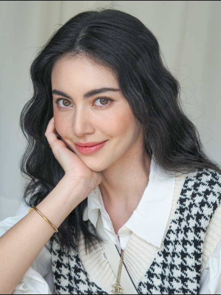 泰国混血神颜mai有多美五官精致身材优越穿搭也很有品位