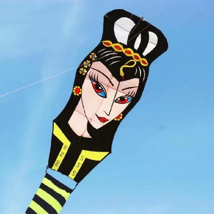 等我做个葫芦娃的@噗尺好不容易和樱花拍了张漂亮的照片,结果却被朋友