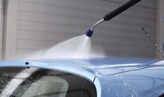 频繁洗车还是长期不洗车，对车子伤害更大？