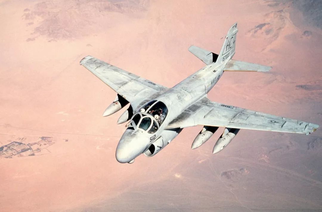 美国舰载电子战飞机图片