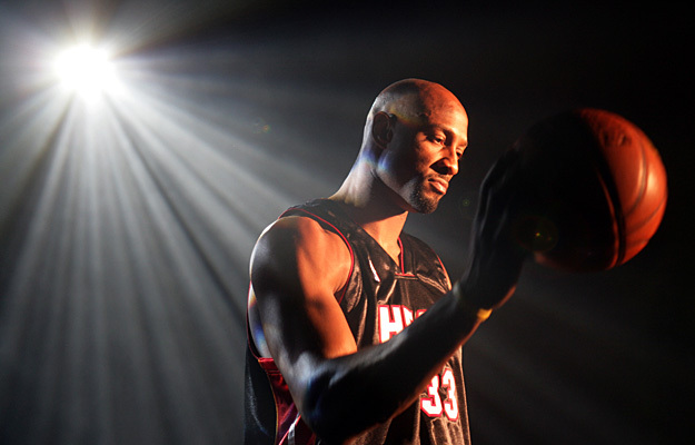 曾被医生告知无法打球几经辗转荣归热火终夺冠莫宁的硬汉传奇