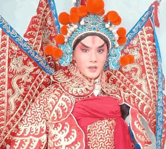 尹正的商细蕊惊艳无数,《三千鸦杀》的郑业成也可以扮京剧名伶