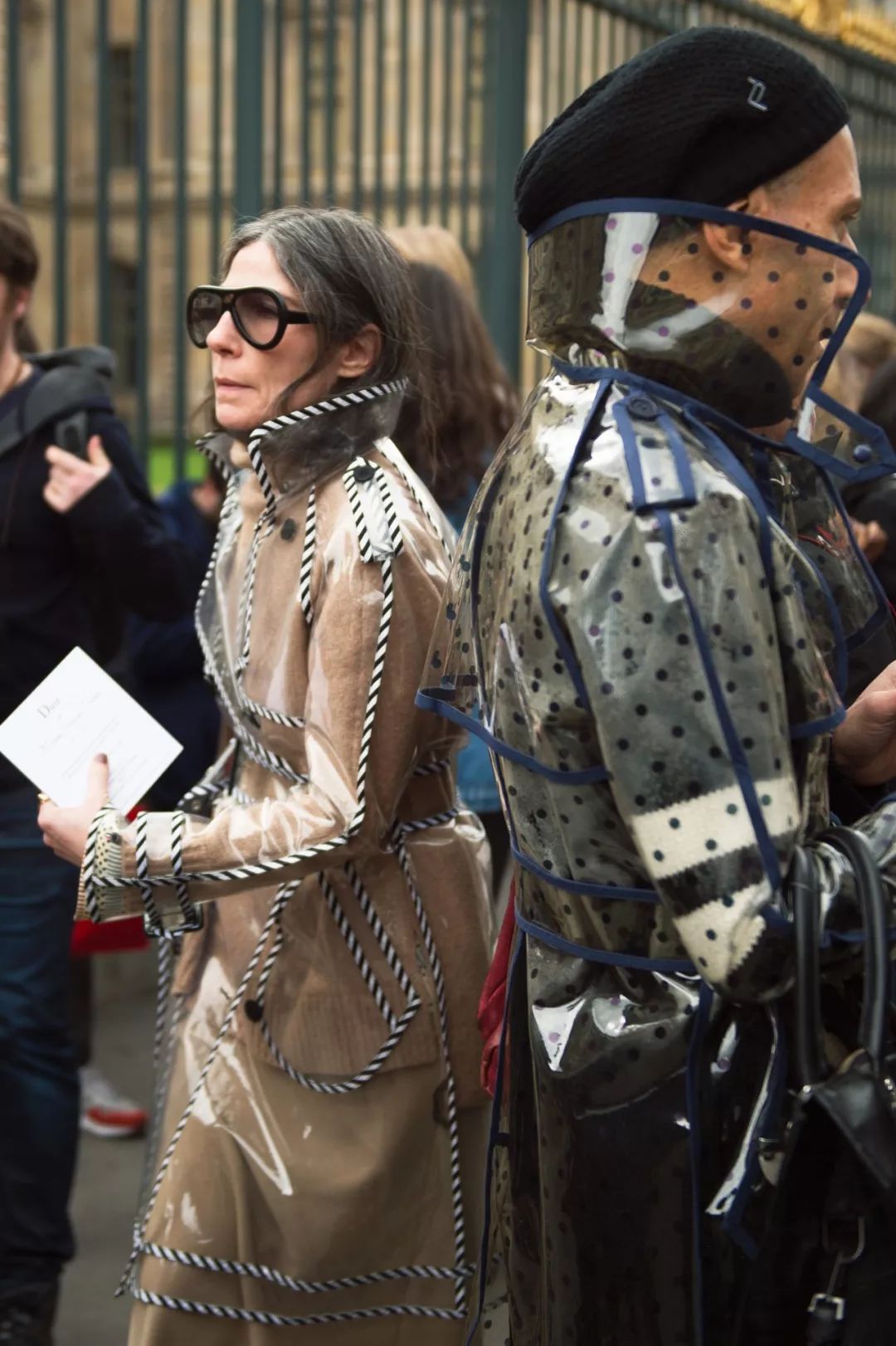 时尚界pvc材质服饰热度持续延烧!4种pvc服饰穿搭重点