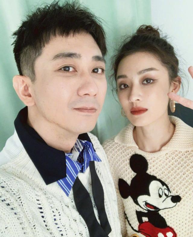 王子闪闪戏外生情?孙佳雨杀青再见王自健差点哭,两人互动现端倪