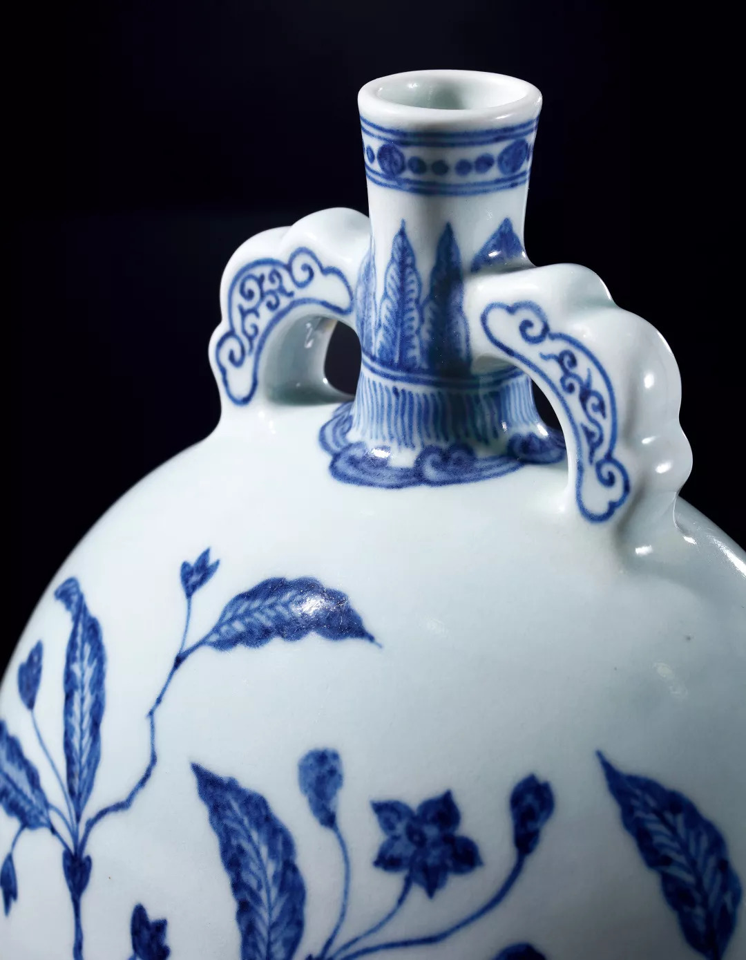 同样都是抱月瓶为什么雍正和乾隆的价格竟然相差那么多