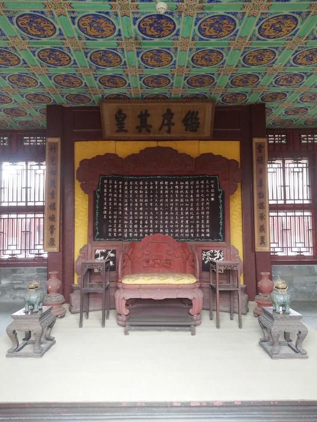 沈阳故宫皇帝东巡处理要务的地方沧桑感显而易见