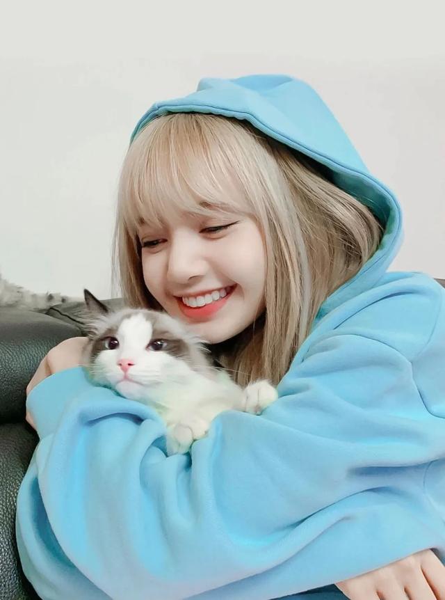 被称为人间芭比的她,到底有多少"黑历史"?