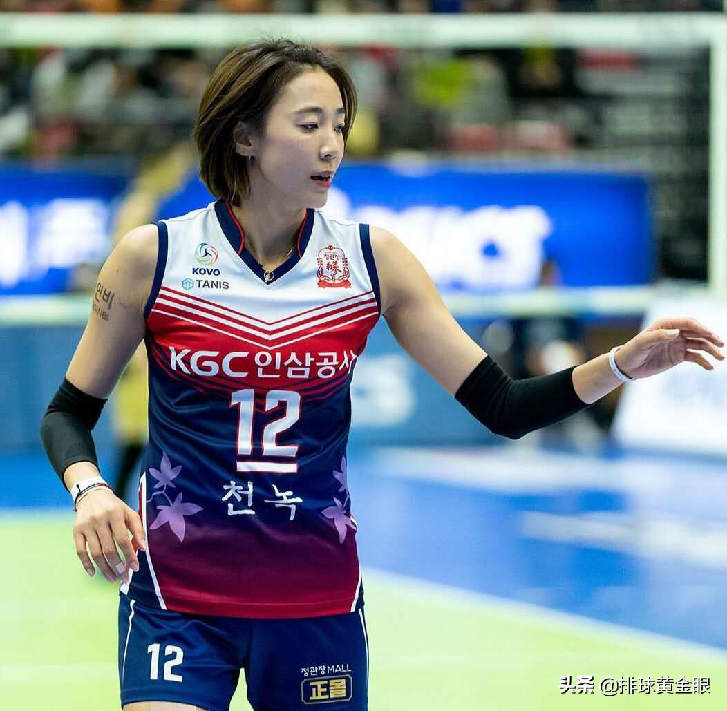 在2019年的国家队集训中,韩松伊被外教拉瓦里尼看中,时隔多年重回国家