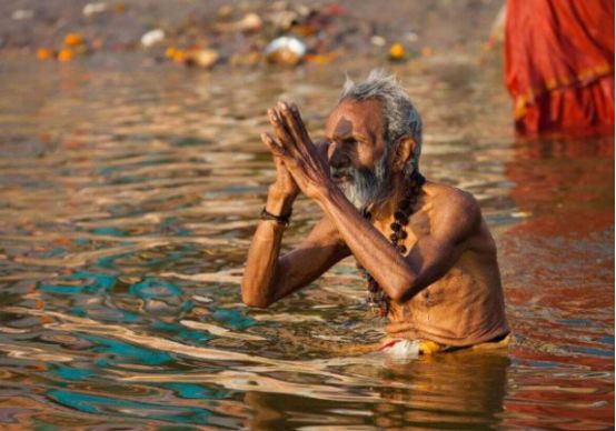 恒河水那么脏印度人自己真的敢喝恒河水吗