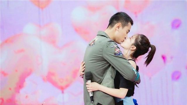 阚清子谈婚姻哭了,意外透露与纪凌尘分手原因:为何要与我竞争