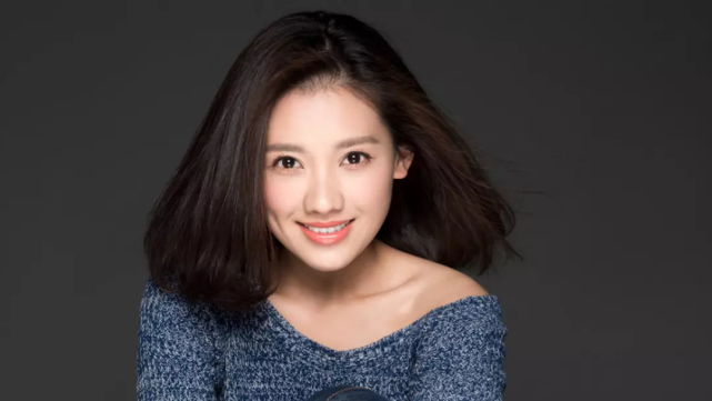 《远方的山楂树》中的美女,曾演过单亲妈妈,如今31岁却还未婚