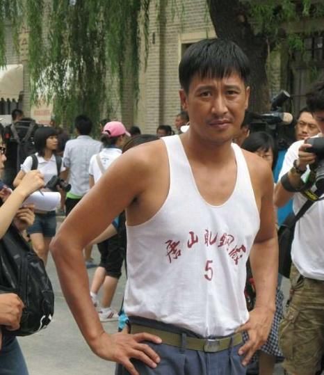 沉淀18年36岁才走红,曾因穷被妻子抛下|张国强|妻子|王乙琨_新浪新闻