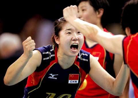 张娜的运动员生涯是非常成功的,退役之后的张娜生活幸福,如今入职排球