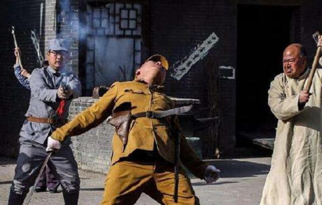 因长得像"日本鬼子",4年演上千次鬼子,被称为"鬼子专业户"