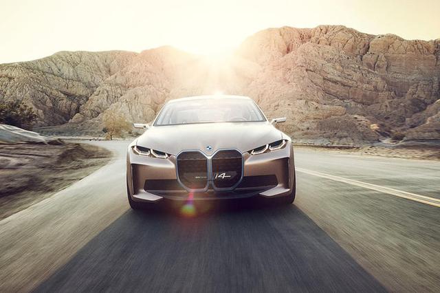 BMWi4概念车：风头盖过老大哥，宝马新能源的明日之子