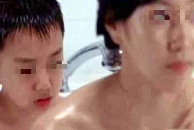 大男孩恋母情结愈演愈烈亲昵搂睡让妈妈无奈想改却狠不下心