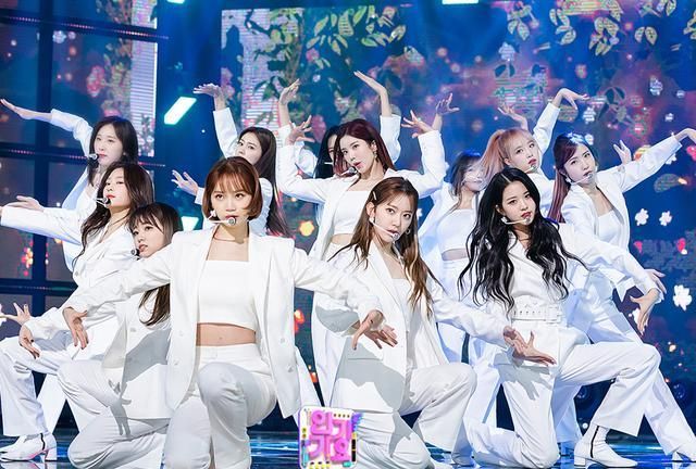 izone最新回归打歌服汇总全员美颜升级逆境之中迎来盛典