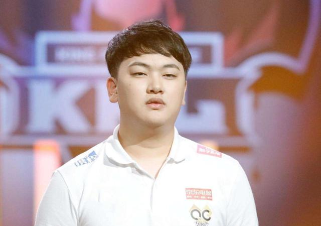 qg刺痛kpl掉线是卡车撞电线?寒夜为破迷信跳河4次!大腿杯开始