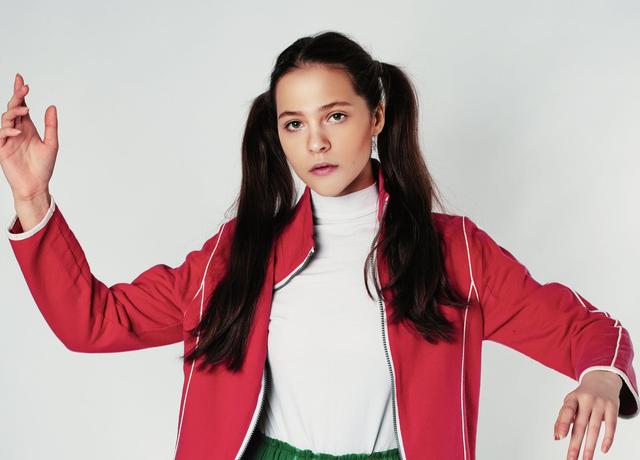 大姑姐送我一堆旧衣服,我用鸡毛掸子赶出去,"这不是垃圾回收"