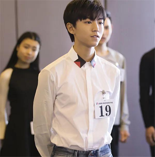 明星当年的艺考照,杨幂青涩,胡歌清秀,看到陈赫:好瘦的小伙子