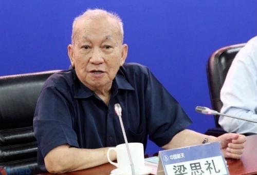 他清华大学毕业,公费留美,却加入美籍,为美国研制出超强武器!