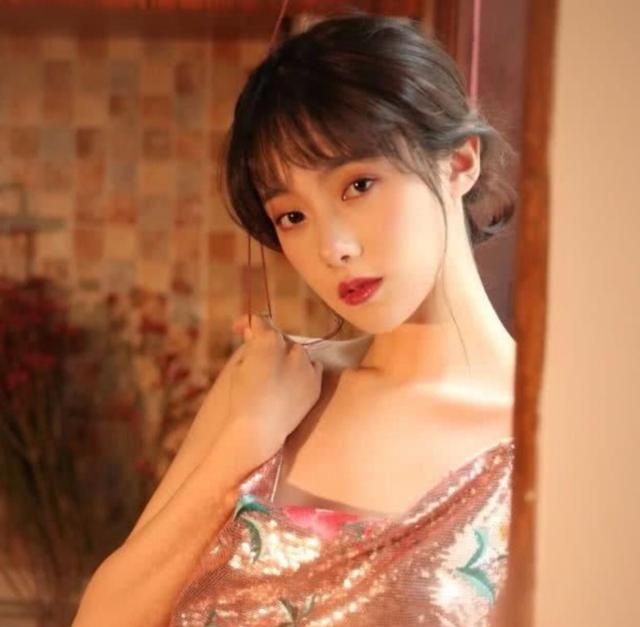 小钰卧室照流出右下角的衣服尴尬了rookie怎么不藏好一点