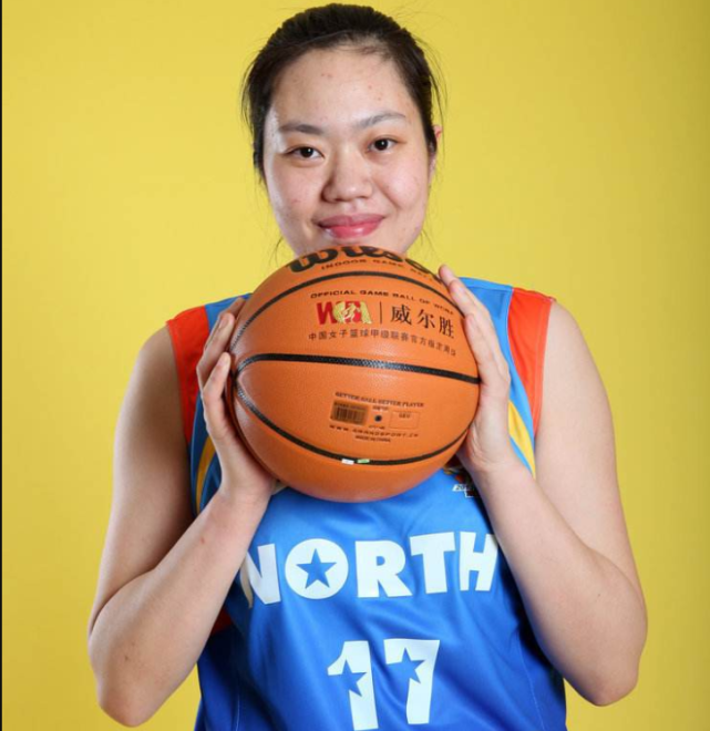 陈晓丽:连续四年蝉联女篮联赛mvp,与丈夫的婚纱照竟是ps的