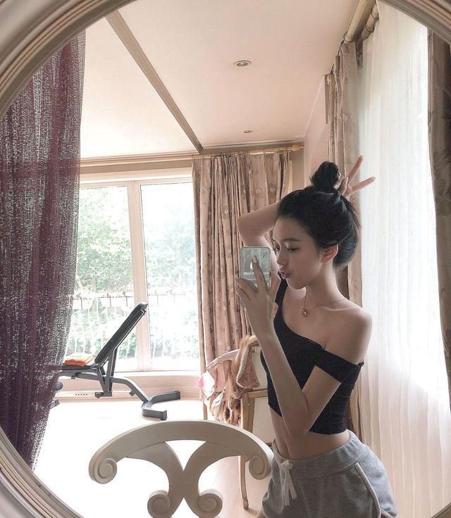 斯诺克小将赵心童女友亭亭玉立!赛场出杆又快又准