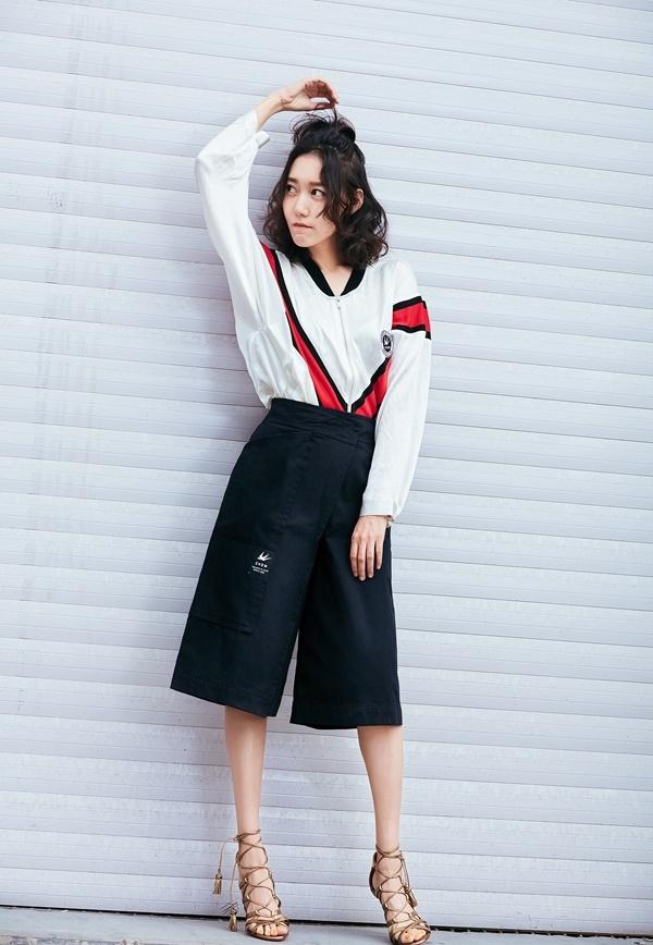 精英,今穿蓝色灯笼袖裙,38岁清新减龄|完美关系|高露|蓝色_新浪新闻