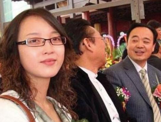 72岁蒋大为近况曝光,与妻子携手45年,一家人生活幸福美满