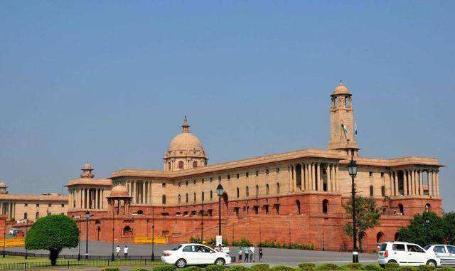 印度富豪在摩天大楼顶仿建白宫