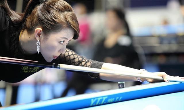 因为有这样一位台球裁判更引人注目,她的名字叫吕萌希子