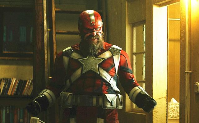 苏联队长,苏联超人蝙蝠侠,这几位登场的"山寨"英雄真的很严肃