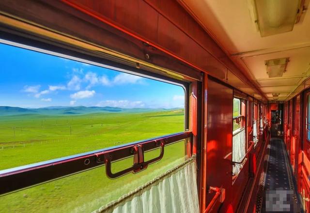 我国里程最长的火车,途经3国境内,沿途风景美不胜收