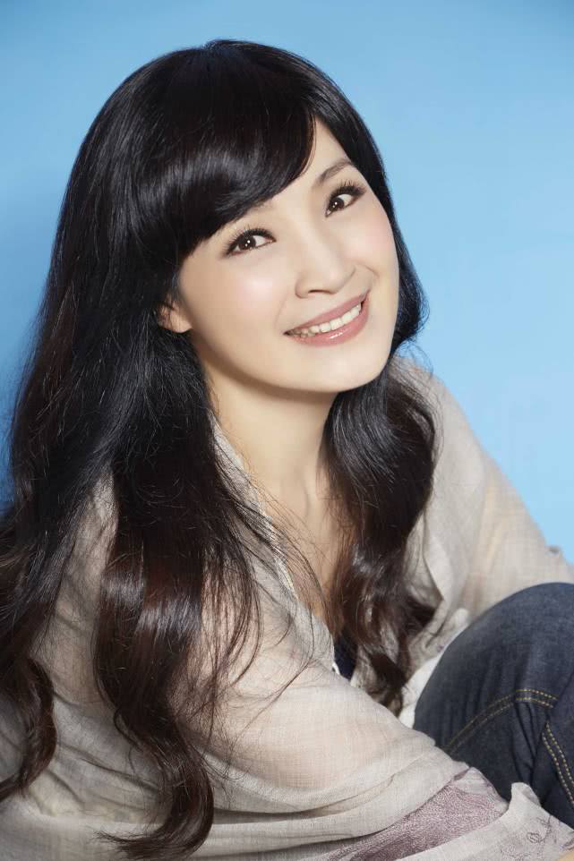 方季惟一出道唱悔爆红周星驰邀约拍赌圣