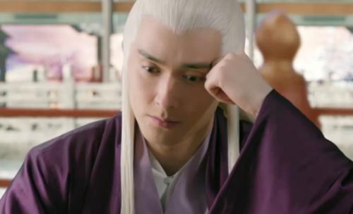 的半颗心做的,凤九都惊叹了,没想到喜欢的东华帝君真身竟然是颗紫晶