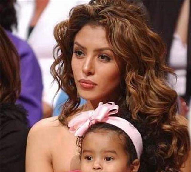 她是唯一被爷爷抱过的小孙女