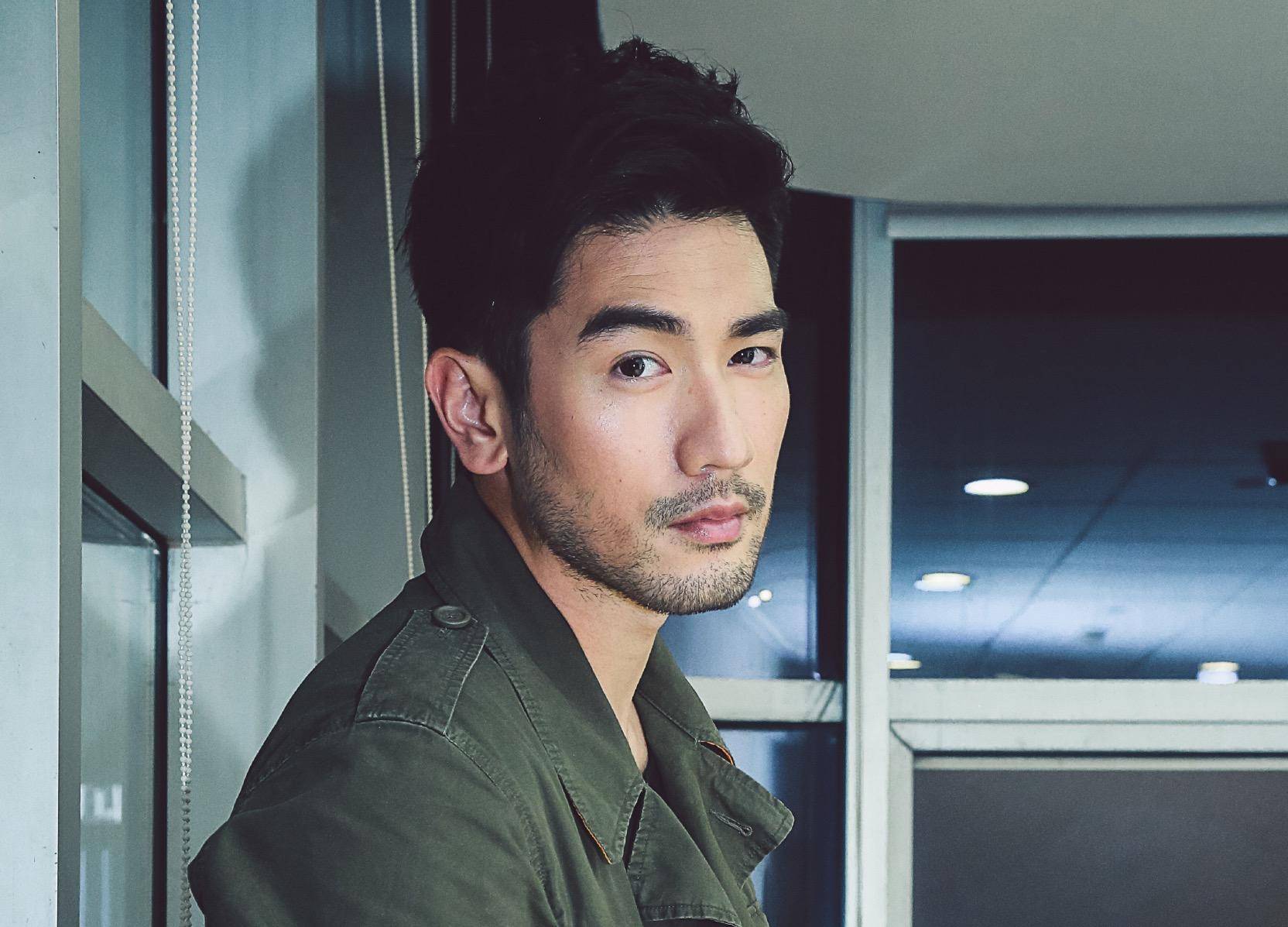 高以翔女友再晒情侣合照,4个月内频繁忆往昔,真怀念还是炒作?