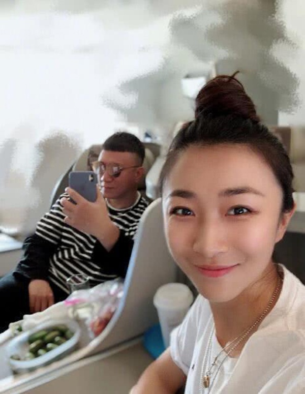 王骏迪气质优雅有料,穿旗袍婀娜多姿,难怪10多年还被孙红雷宠溺