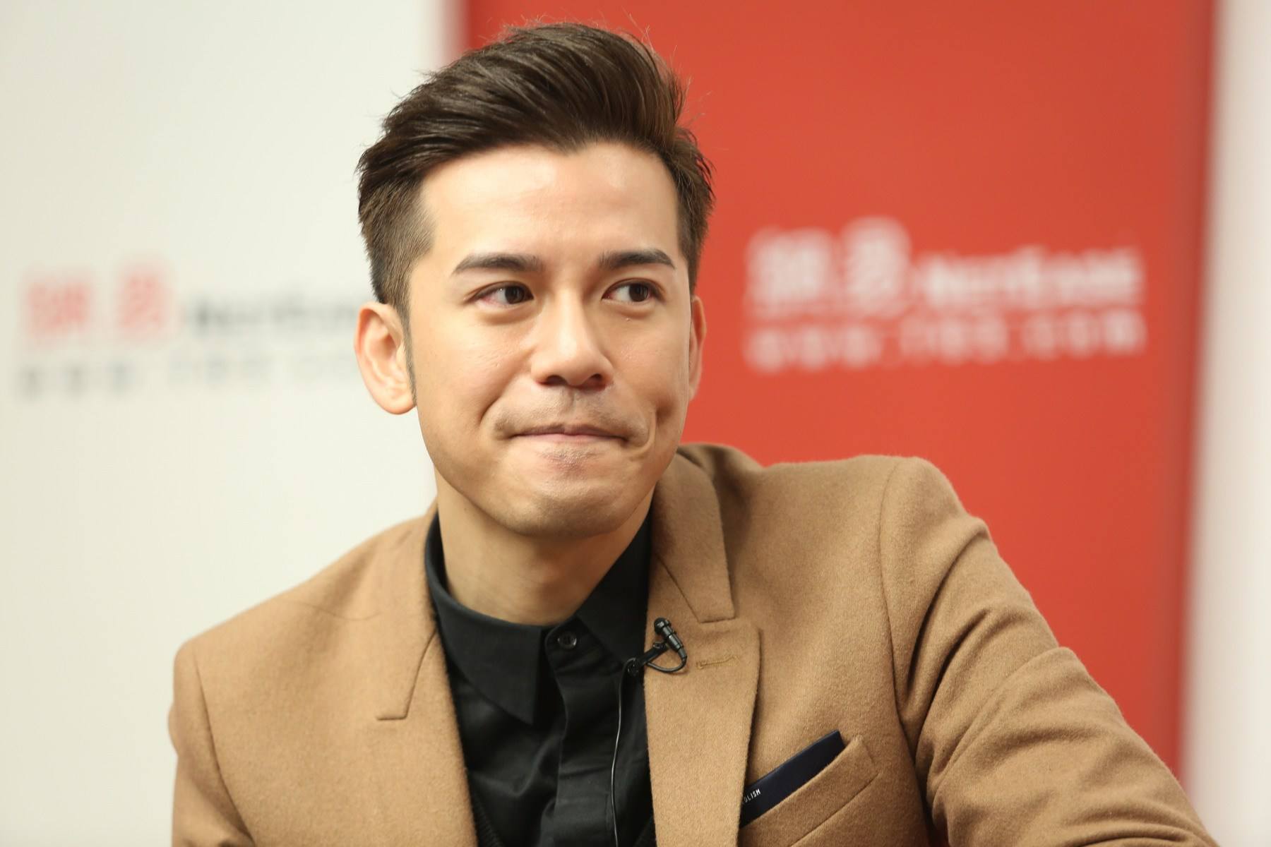 后备的阵容下,大制作资源被瓜分殆尽,沈震轩想要一飞冲天显然难上加难