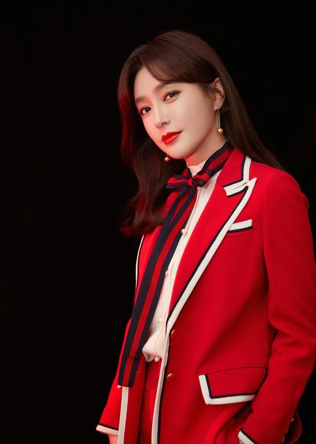 美丽女神"秦岚"红色礼服 优雅靓丽