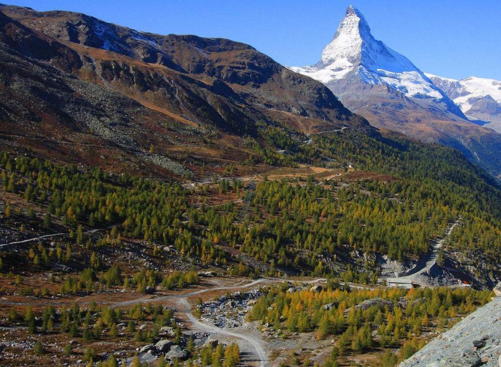 他是非洲最后的专制君主卖掉1750牛买一辆豪车被人民争相谴责