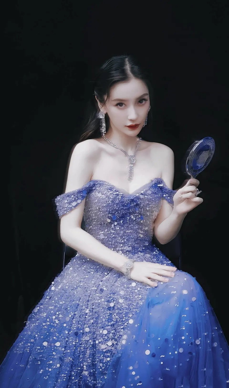 angelababy 蓝色仙女裙,优雅又甜美,宛如仙女下凡,美出天际!
