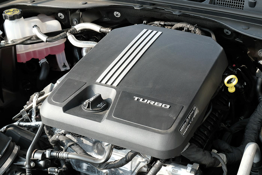 0t可变缸涡轮增压发动机,自然不会缺席,最大功率237马力,最大扭矩350