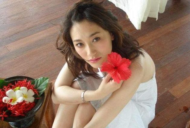 曾插足梅婷,地下情7年流产2次后被抛弃,后嫁男闺蜜成人生赢家