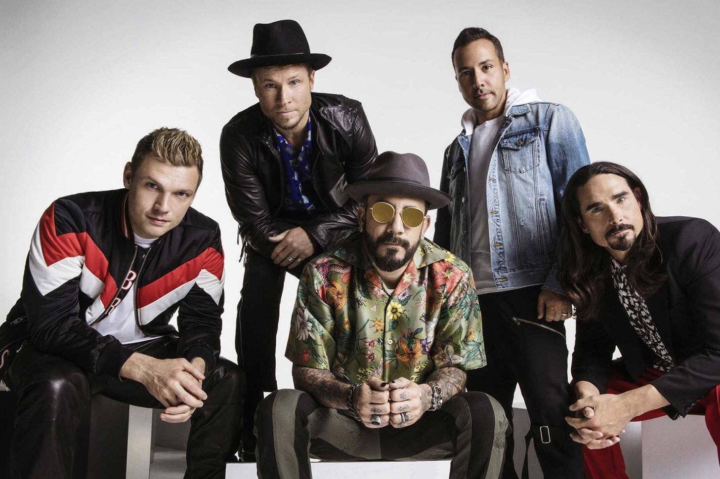 5人久违同框,经典曲目的云合唱引粉丝泪目|后街男孩|合唱|五人_新浪